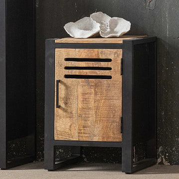 Nachttisch mit Holztür und Stahlseitenwänden